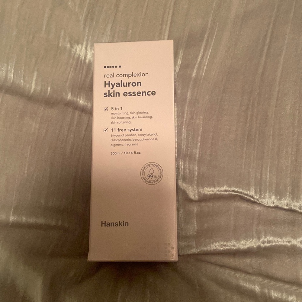 Hanskin Hyaluron Skin Essence 10.14 fl.oz.